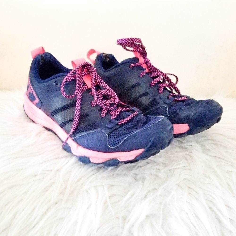 Adidas kanadia traxion athletic shoes